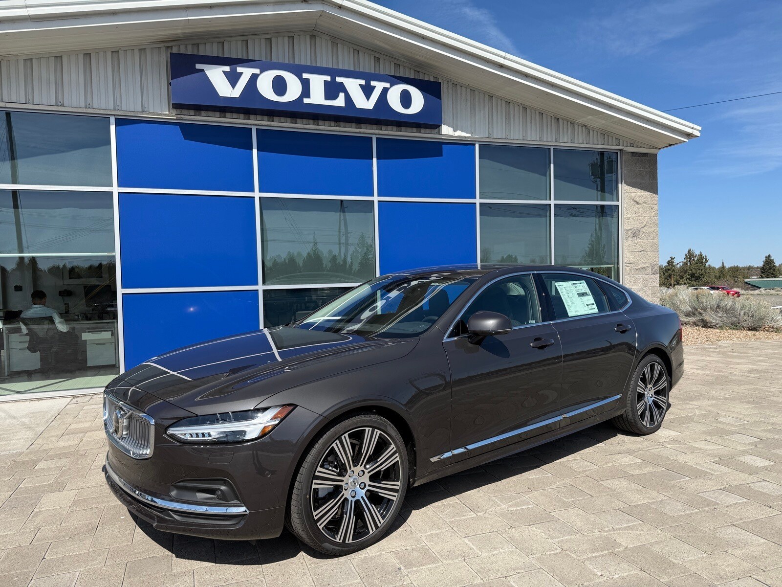 2025 Volvo S90 Plus photo 2