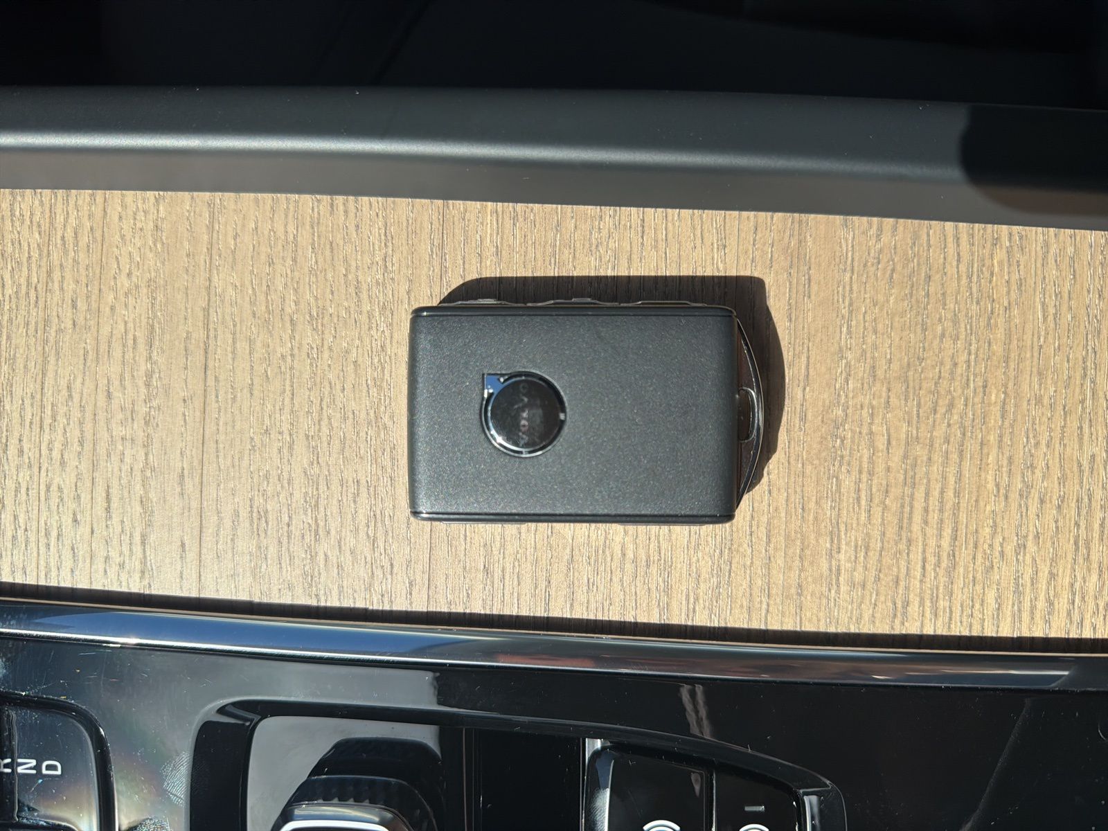 2026 Volvo XC60 Plus - Photo 31