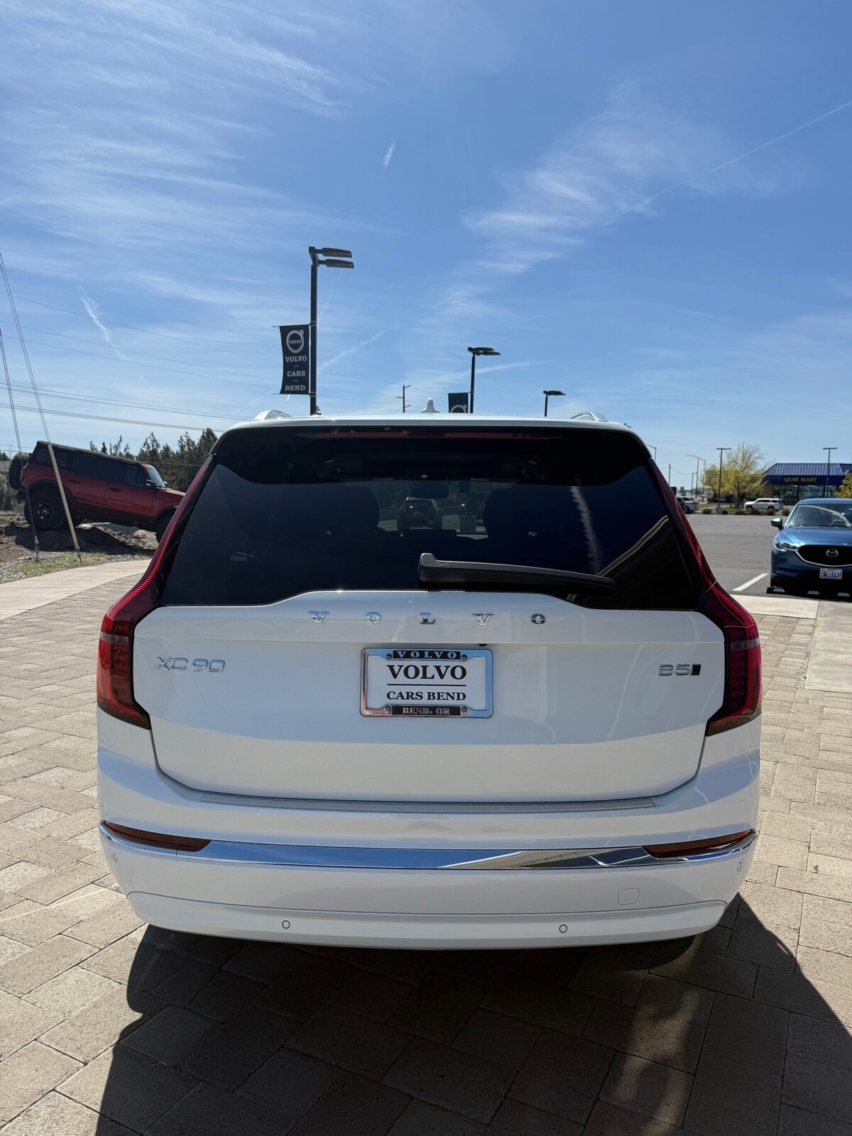 2025 Volvo XC90 B5 Plus photo 4