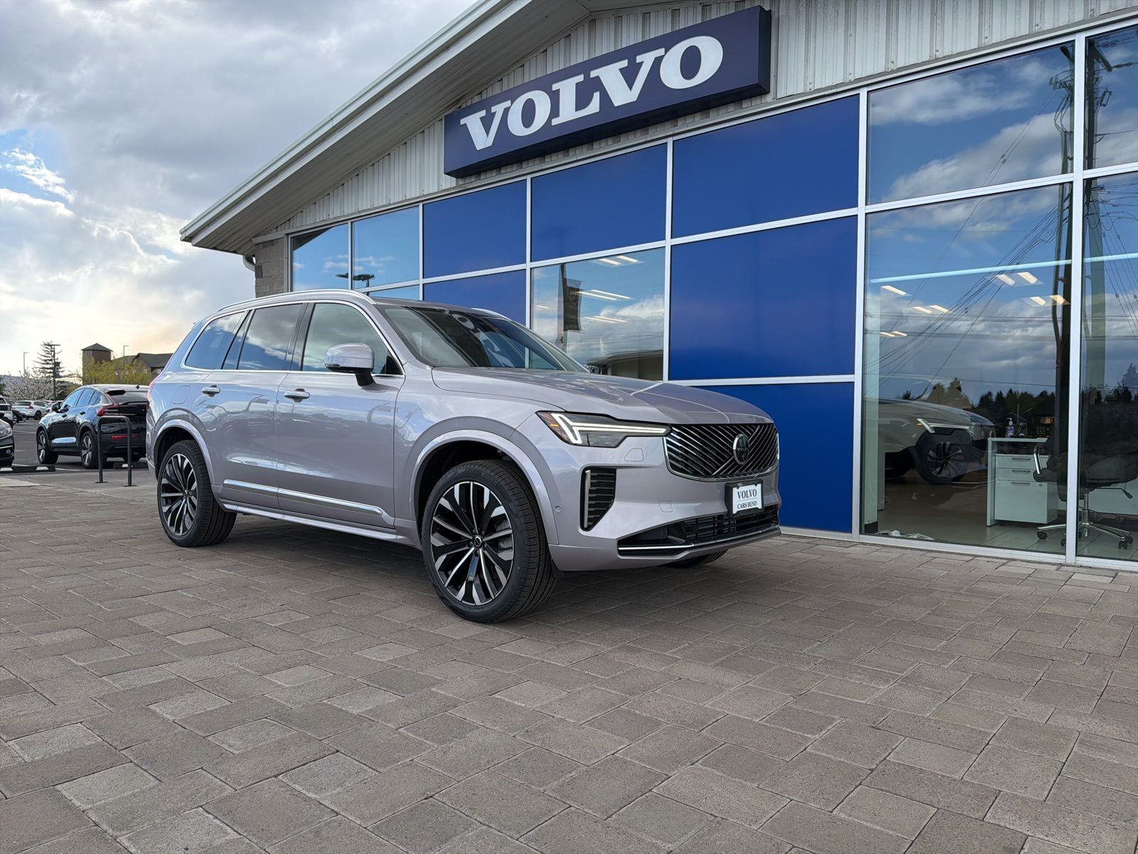 2026 Volvo XC90 T8 Recharge Ultra Bright 4WD's photo