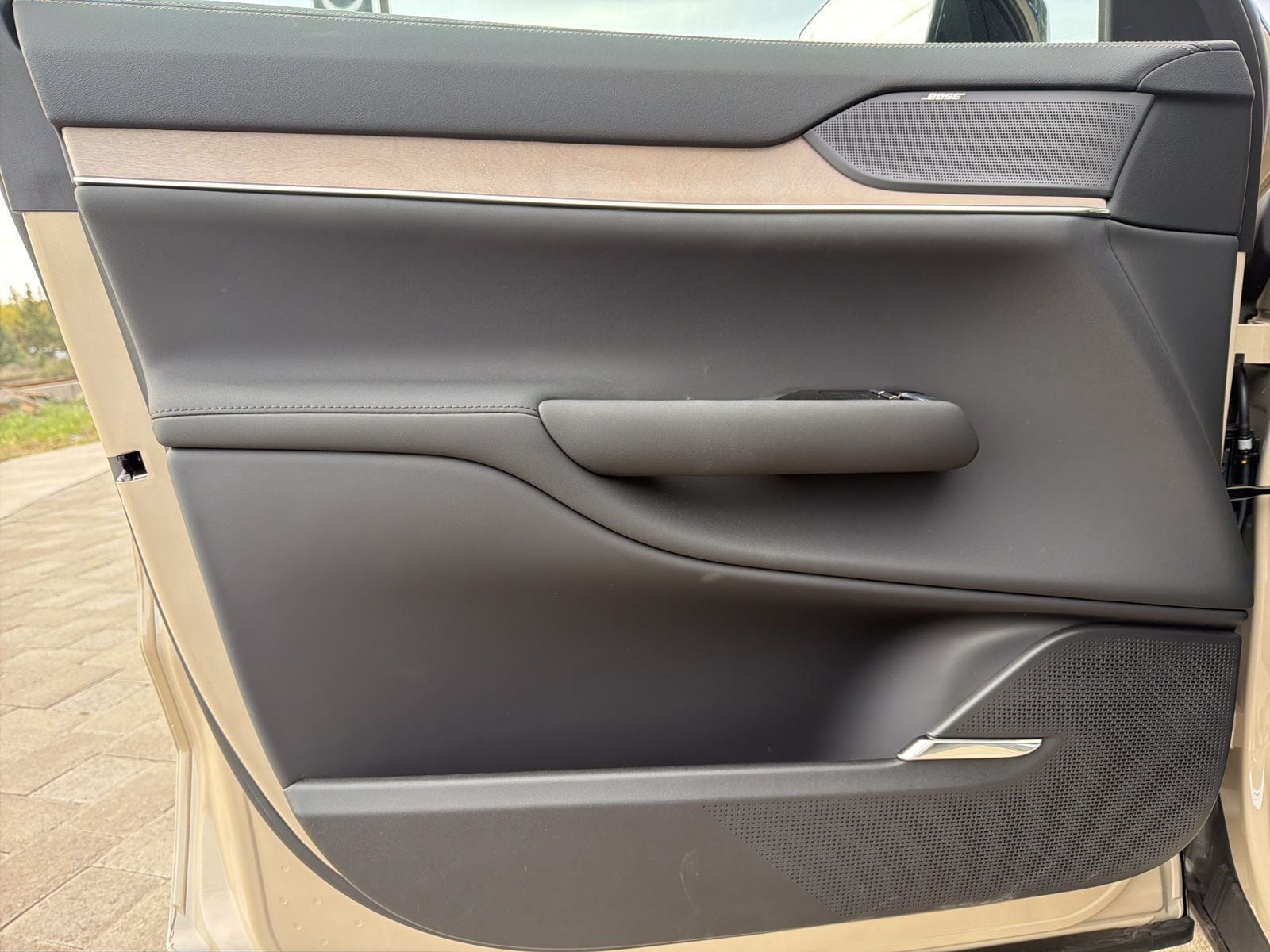 2025 Volvo EX90 Plus - Photo 18