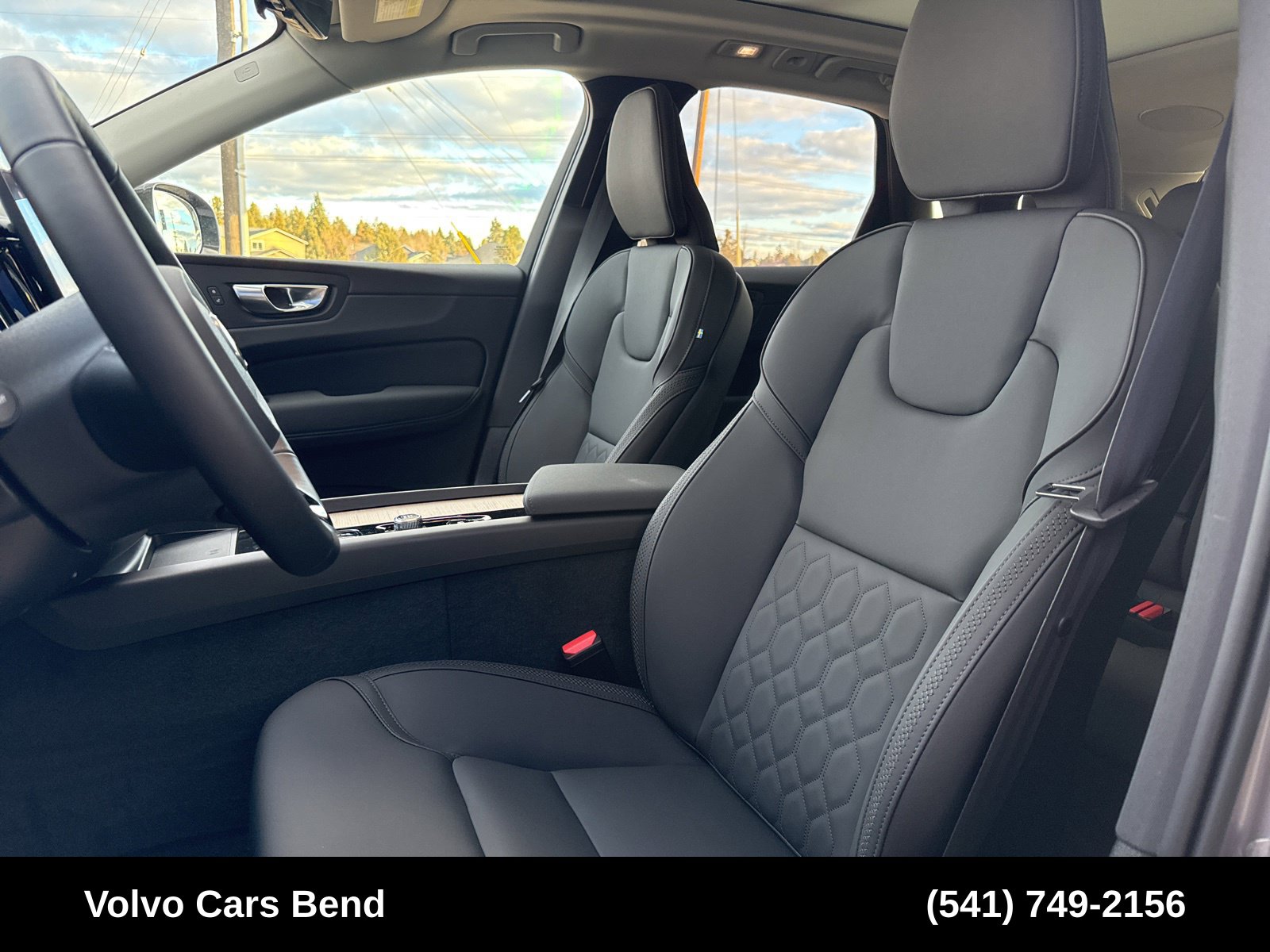 2026 Volvo XC60 Plus - Photo 10
