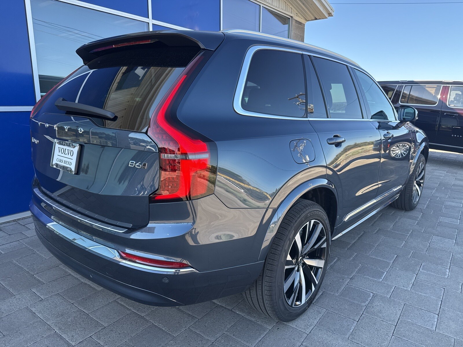 2026 Volvo XC90 Core photo 3