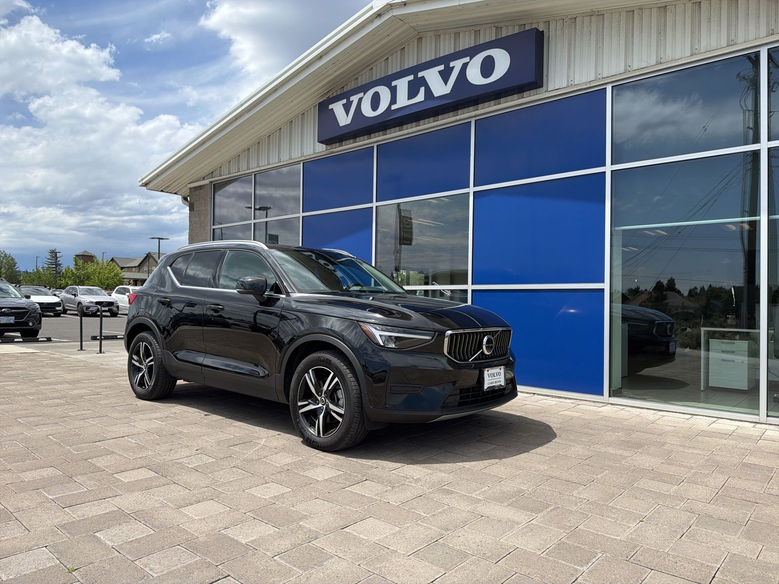 2025 Volvo XC40 B5 Core Bright AWD's photo