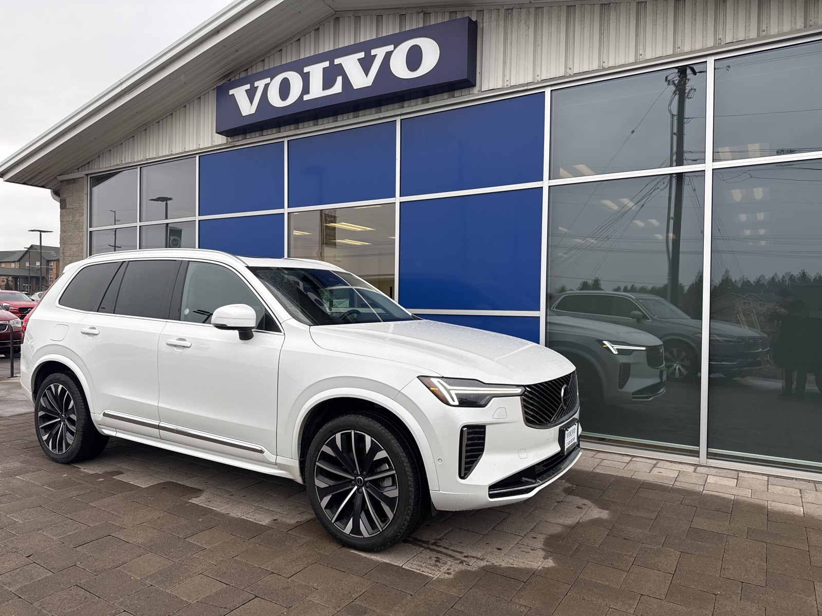 2025 Volvo XC90 Plus's photo