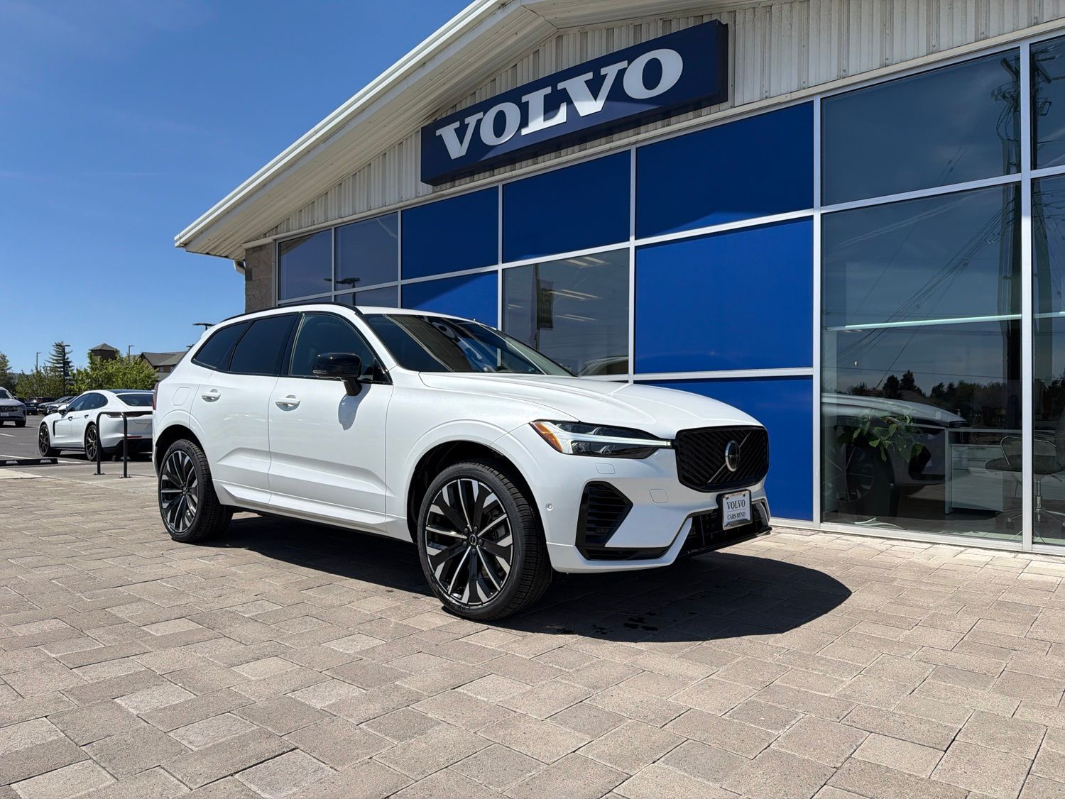 2026 Volvo XC60 T8 Ultra Dark AWD's photo