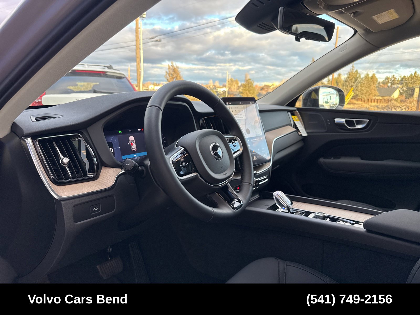 2026 Volvo XC60 Plus - Photo 9
