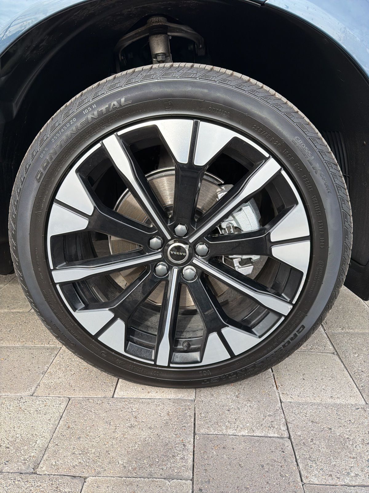 2026 Volvo XC60 Plus - Photo 8