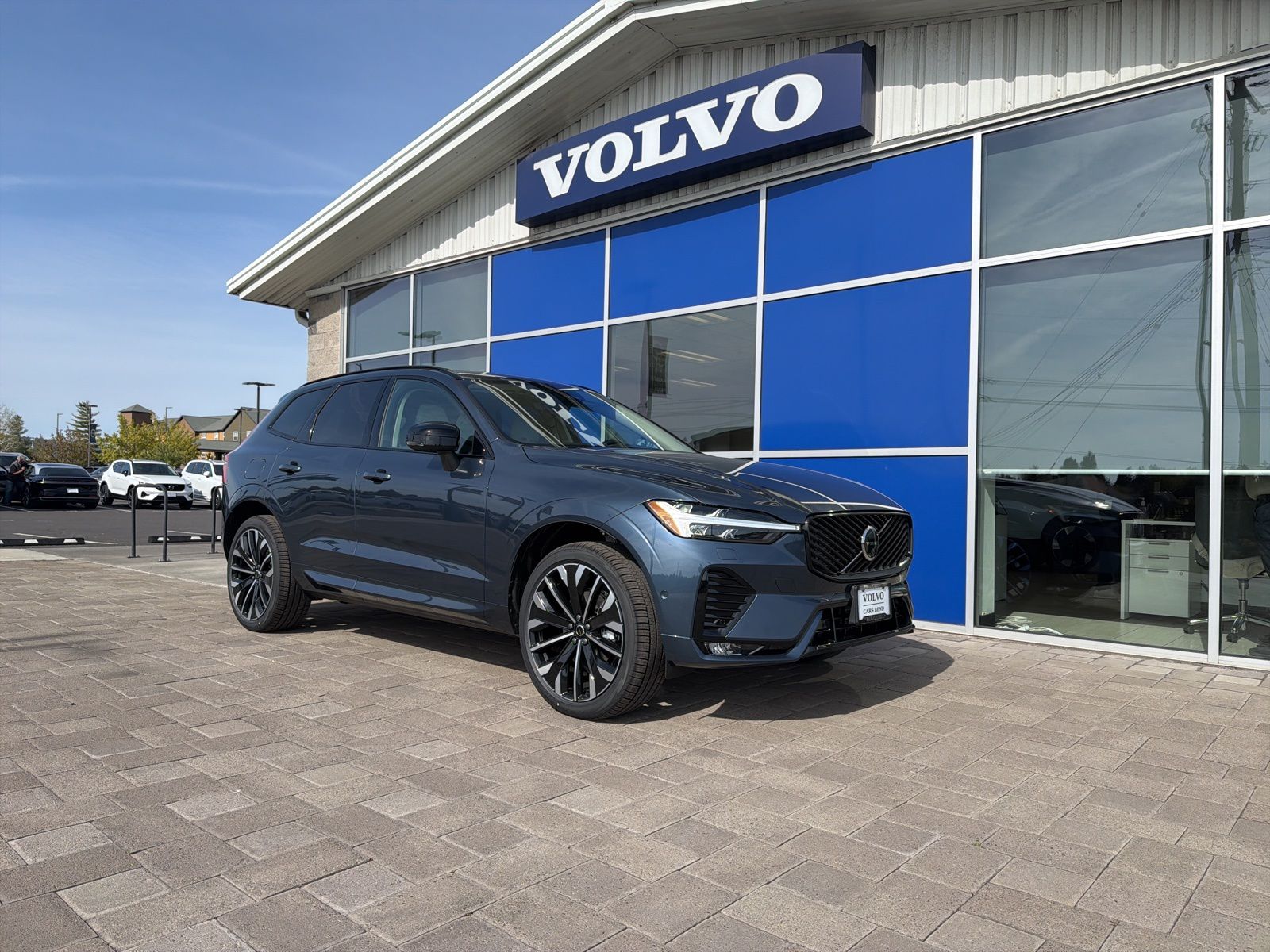 2026 Volvo XC60 B5 Ultra Dark AWD's photo