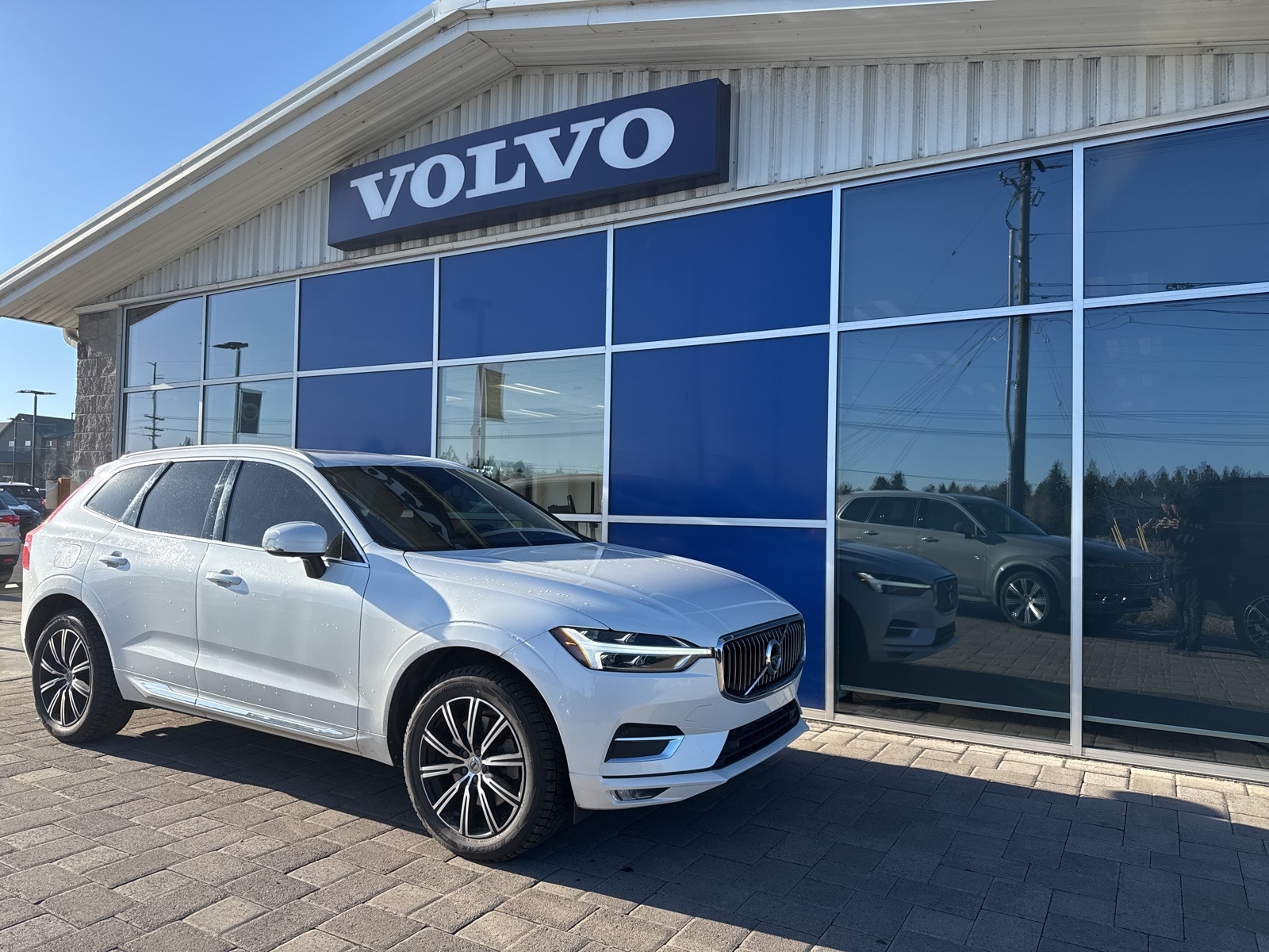 2021 Volvo XC60 Inscription's photo