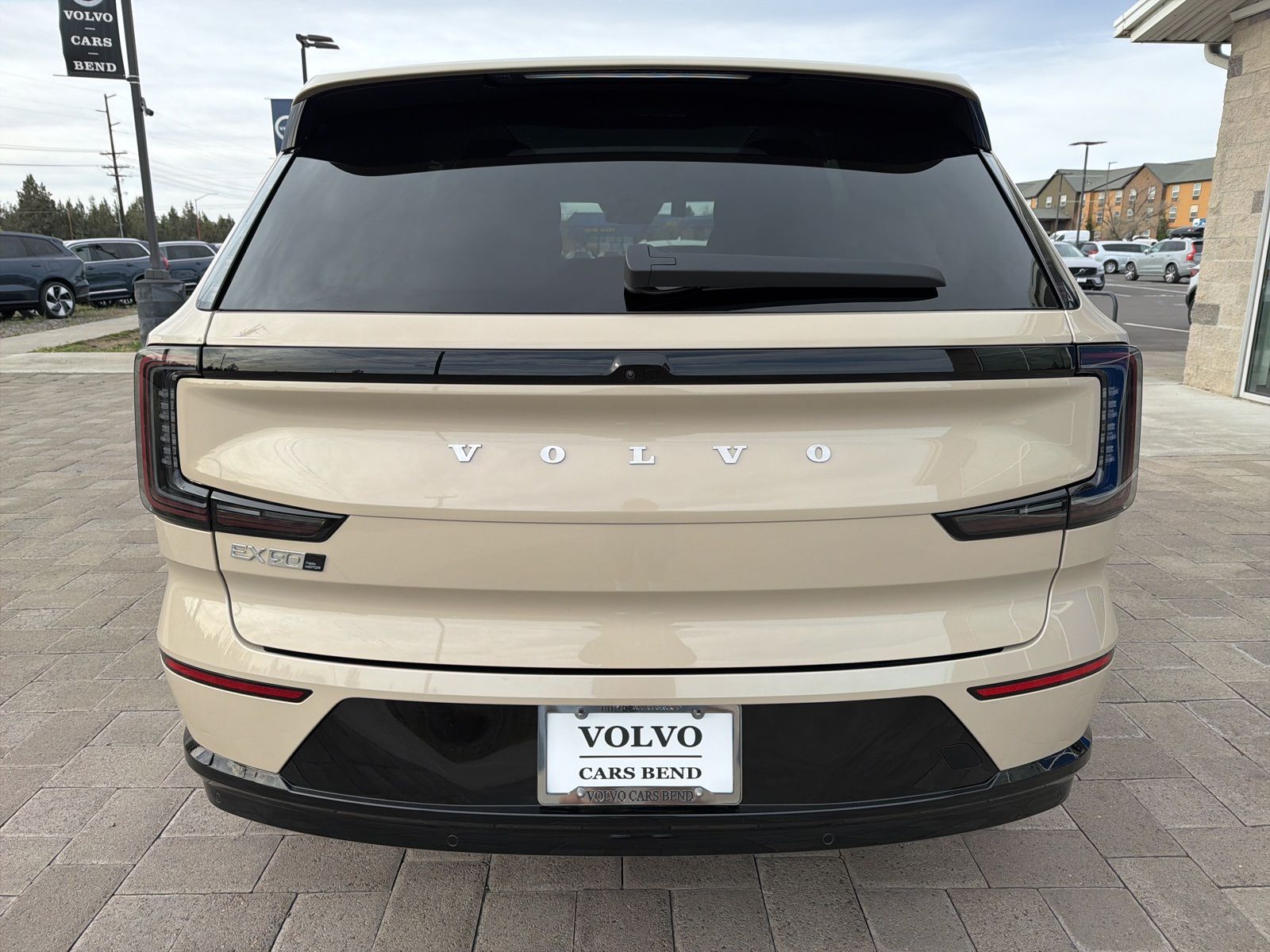 2025 Volvo EX90 Plus - Photo 6