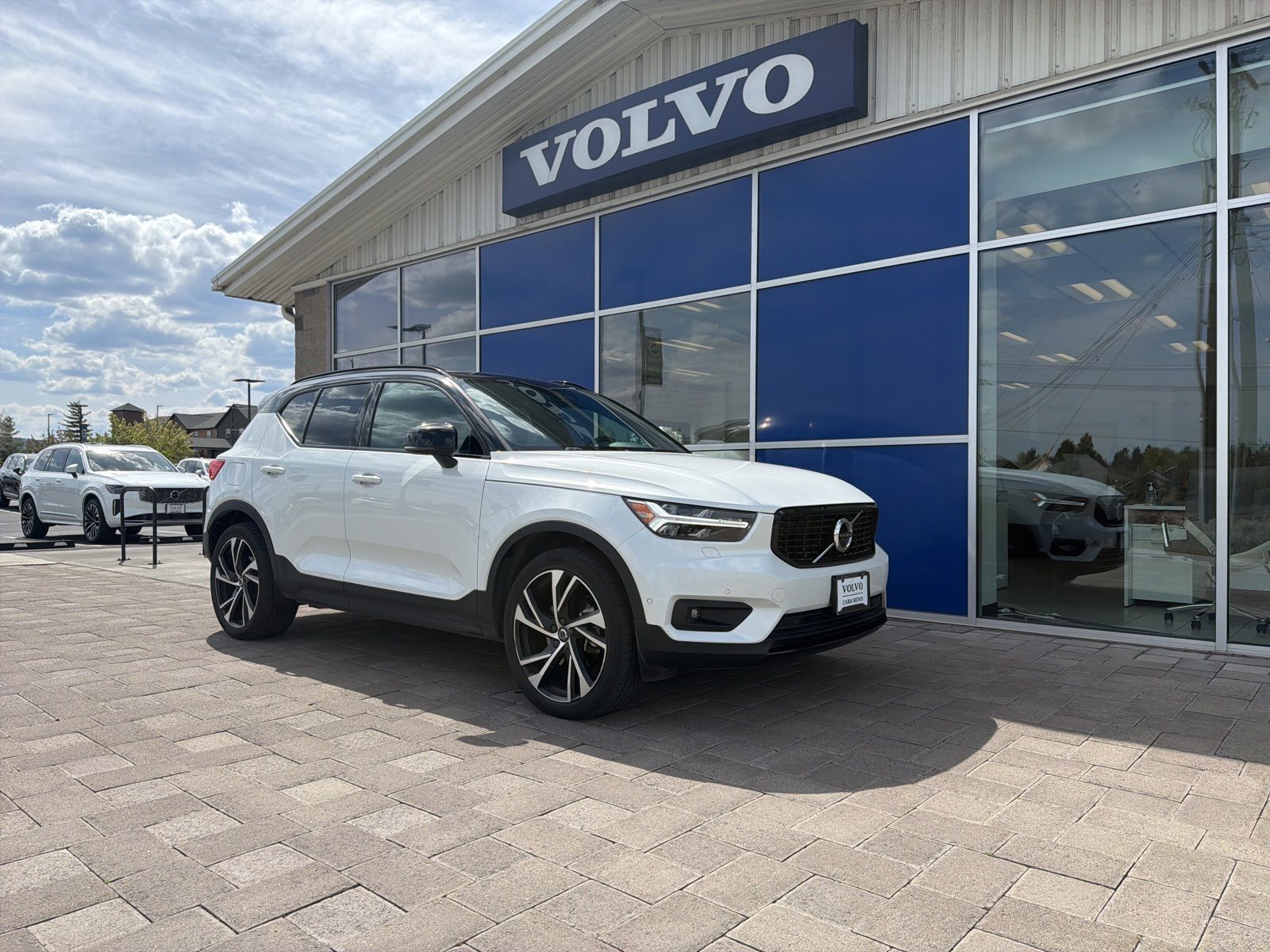 2021 Volvo XC40 T5 R-Design AWD's photo