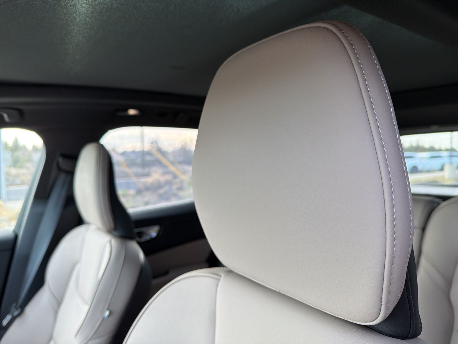 2026 Volvo XC60 Plus - Photo 25