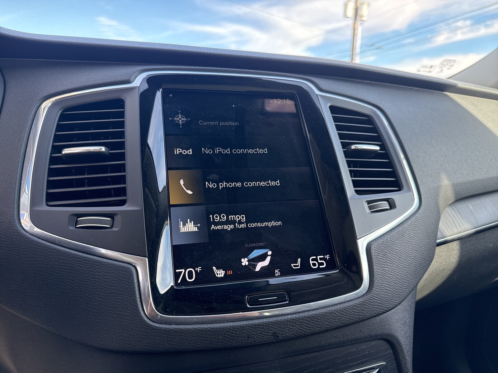 2020 Volvo XC90 T6 Momentum photo 4