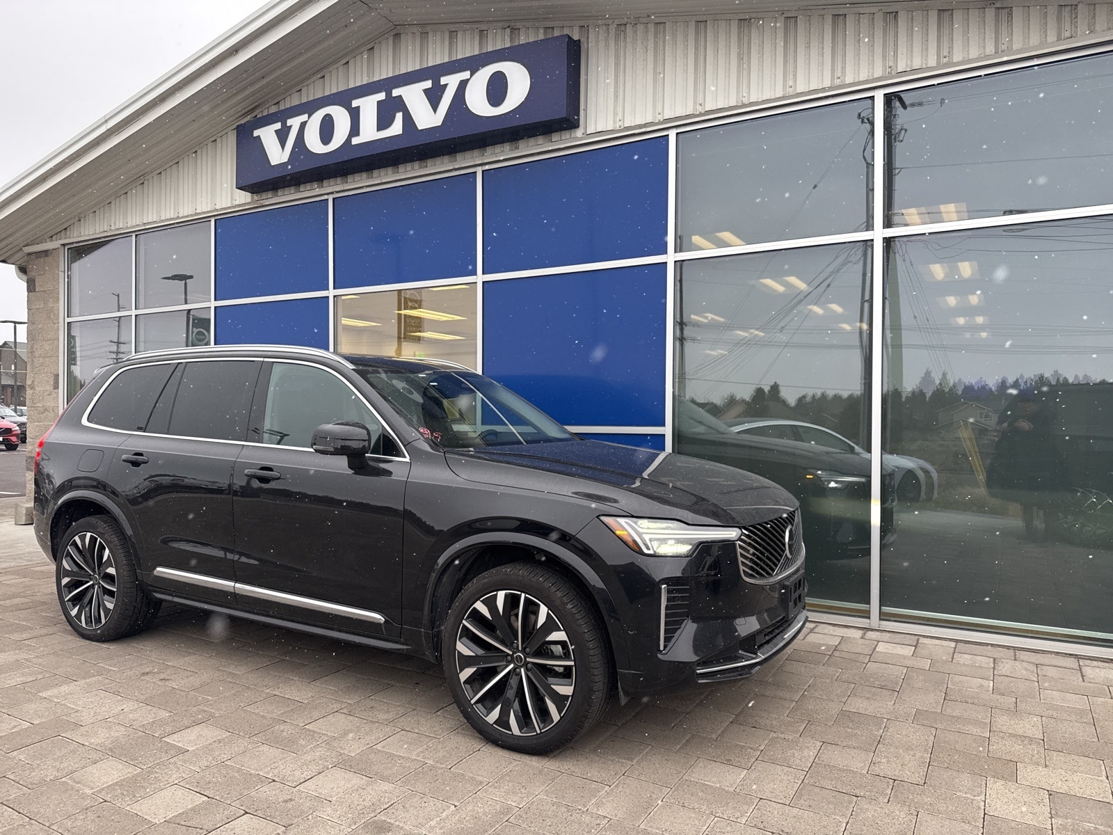 2025 Volvo XC90 Plus's photo