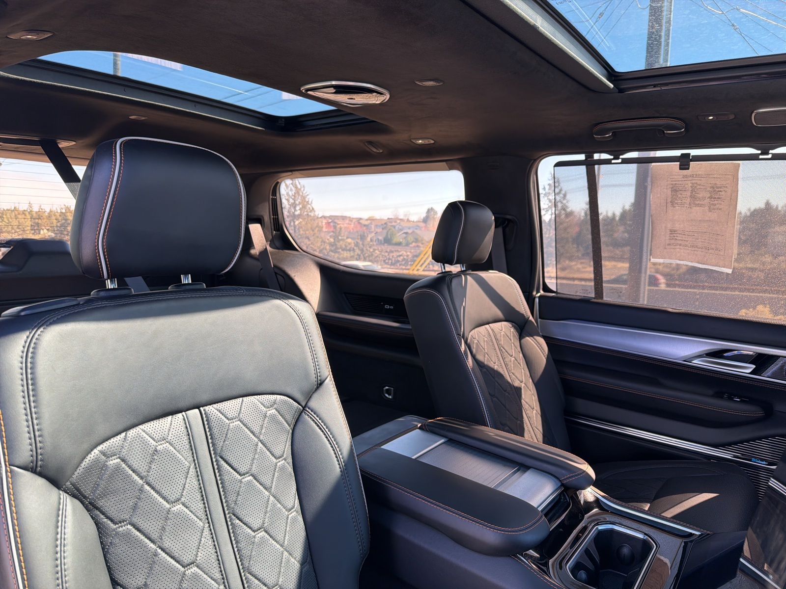 2023 Jeep Grand Wagoneer Series III - Photo 24