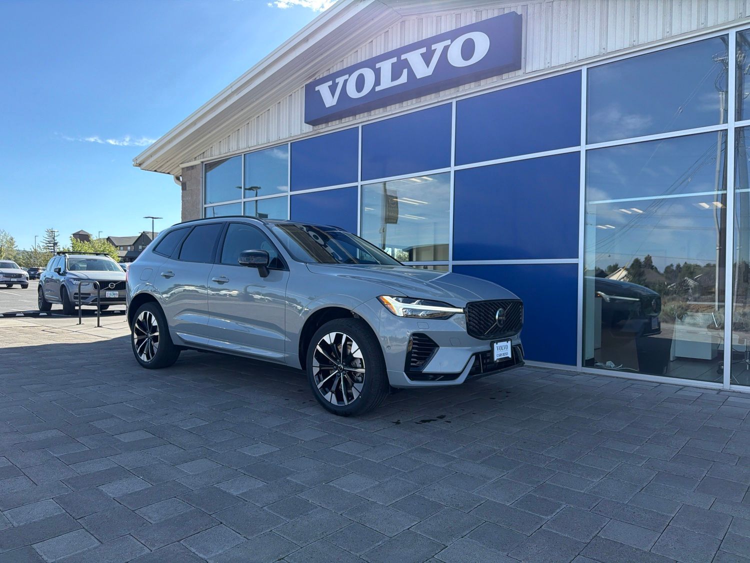 2026 Volvo XC60 T8 Plus Dark AWD's photo