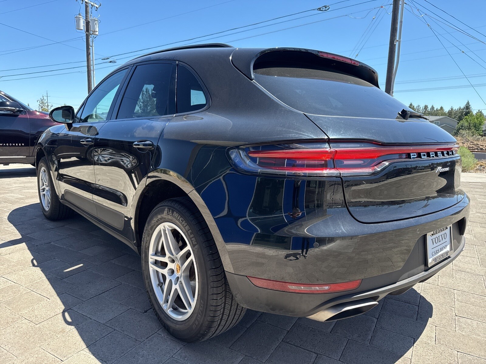 2021 Porsche Macan Base photo 3