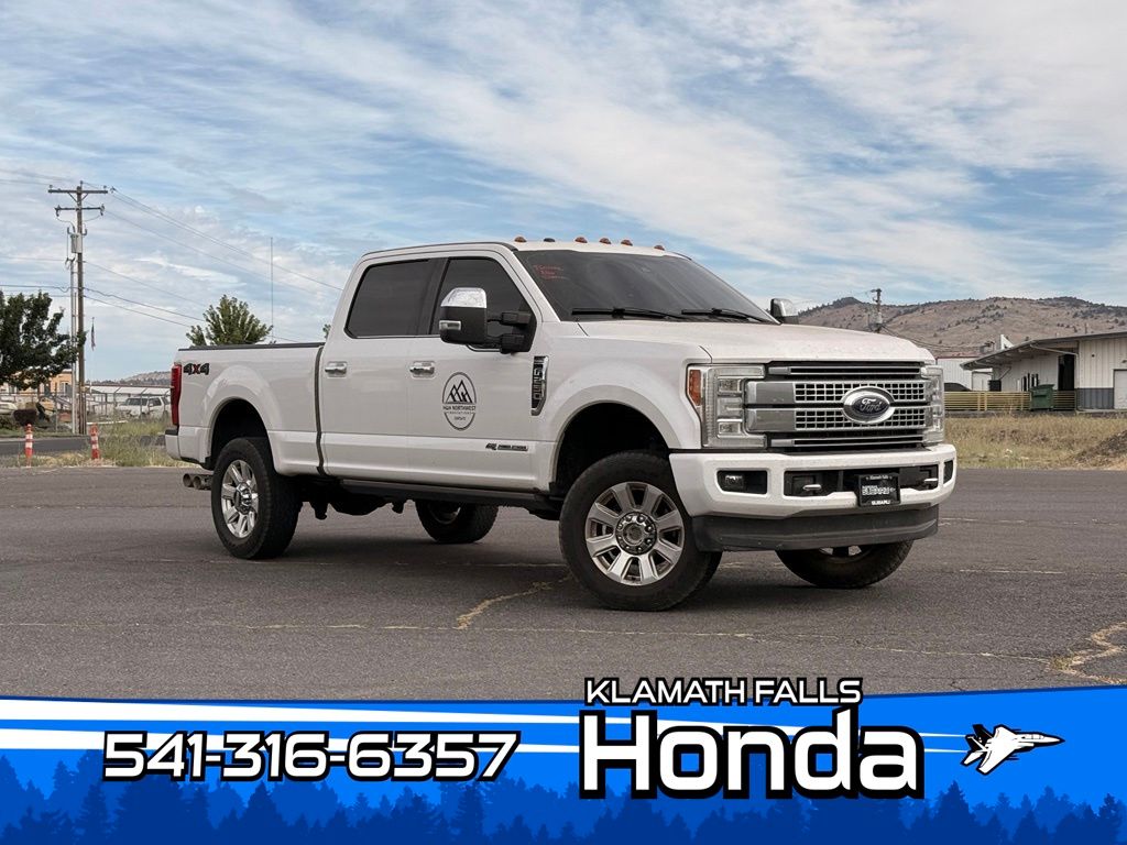 White Platinum Clearcoat Metallic 2017 Ford F-250 Super Duty Pickup Truck Four-Wheel Drive 6-Speed Automatic