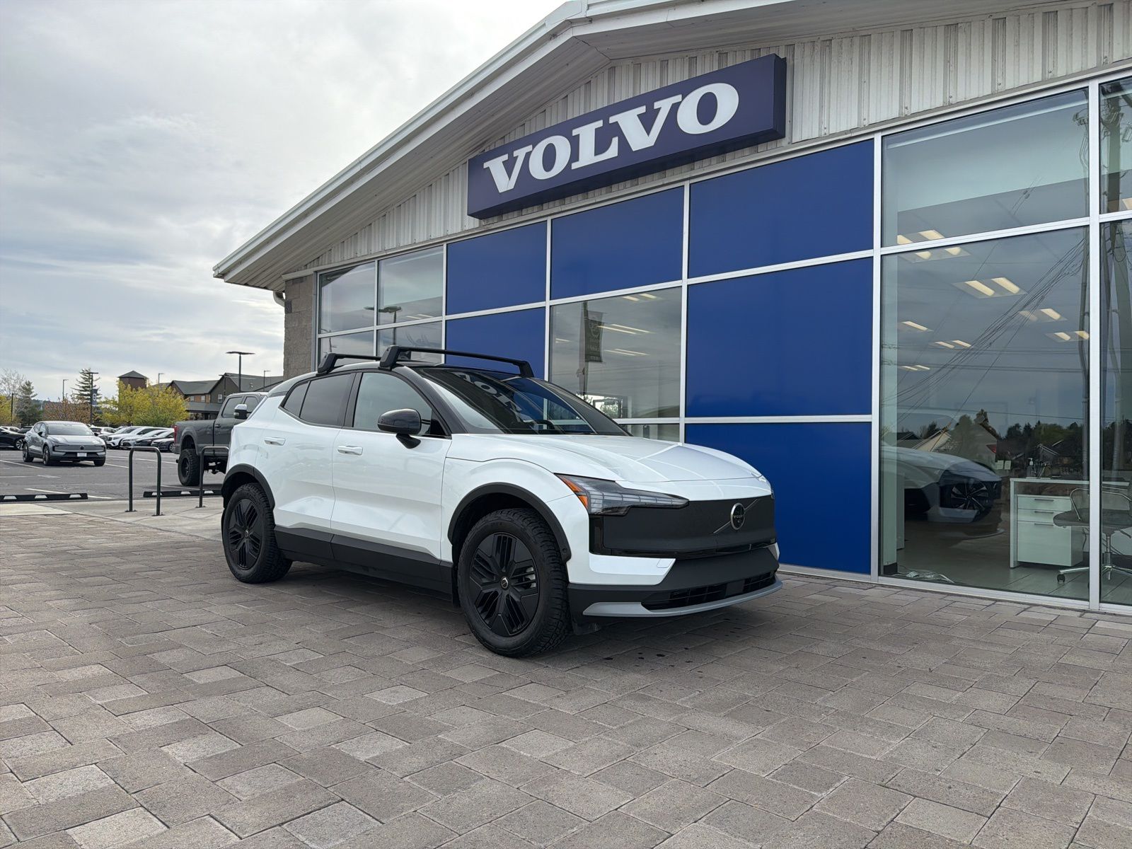 2026 Volvo EX30 Twin Motor Cross Country Ultra's photo
