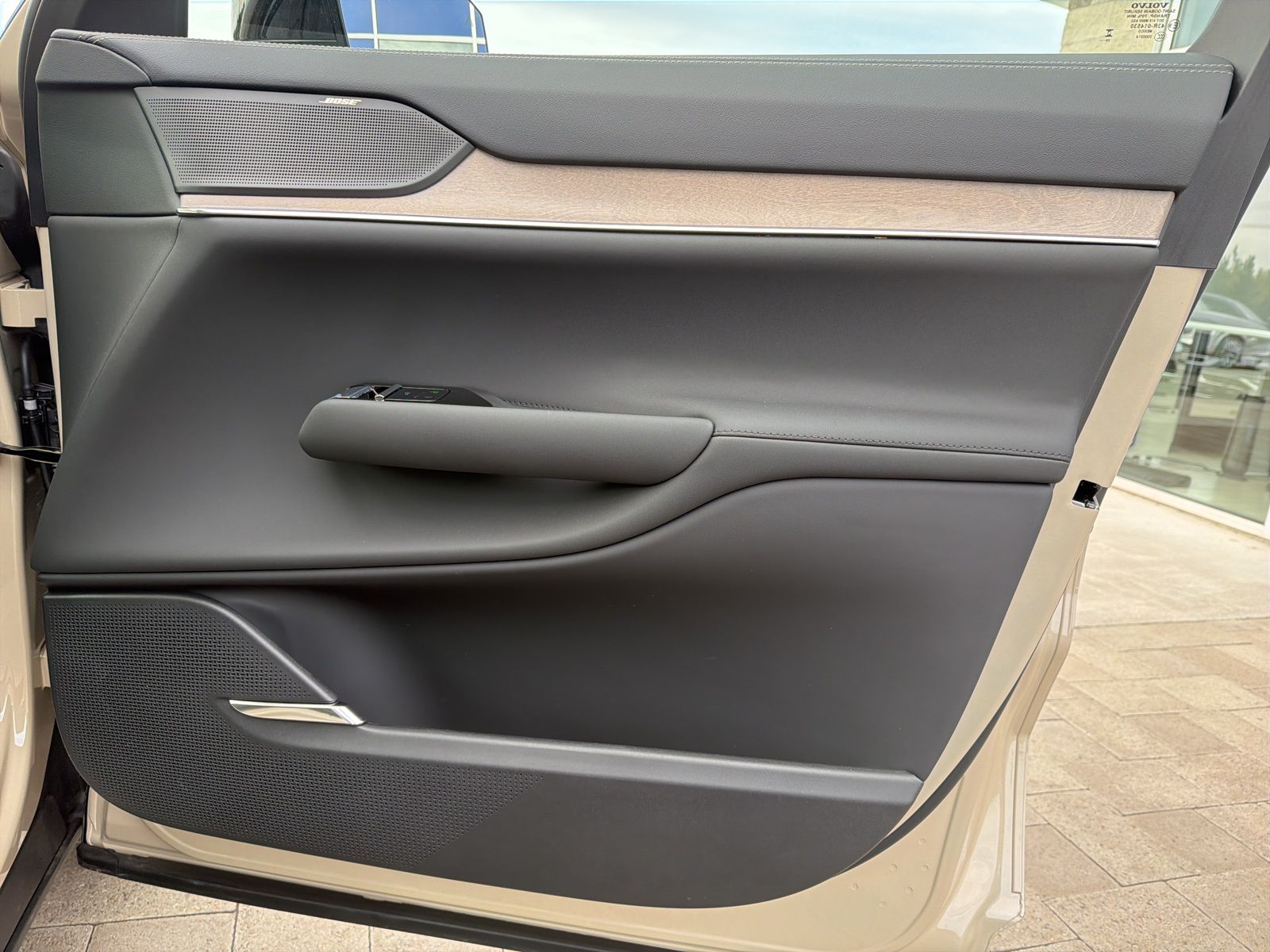 2025 Volvo EX90 Plus - Photo 25