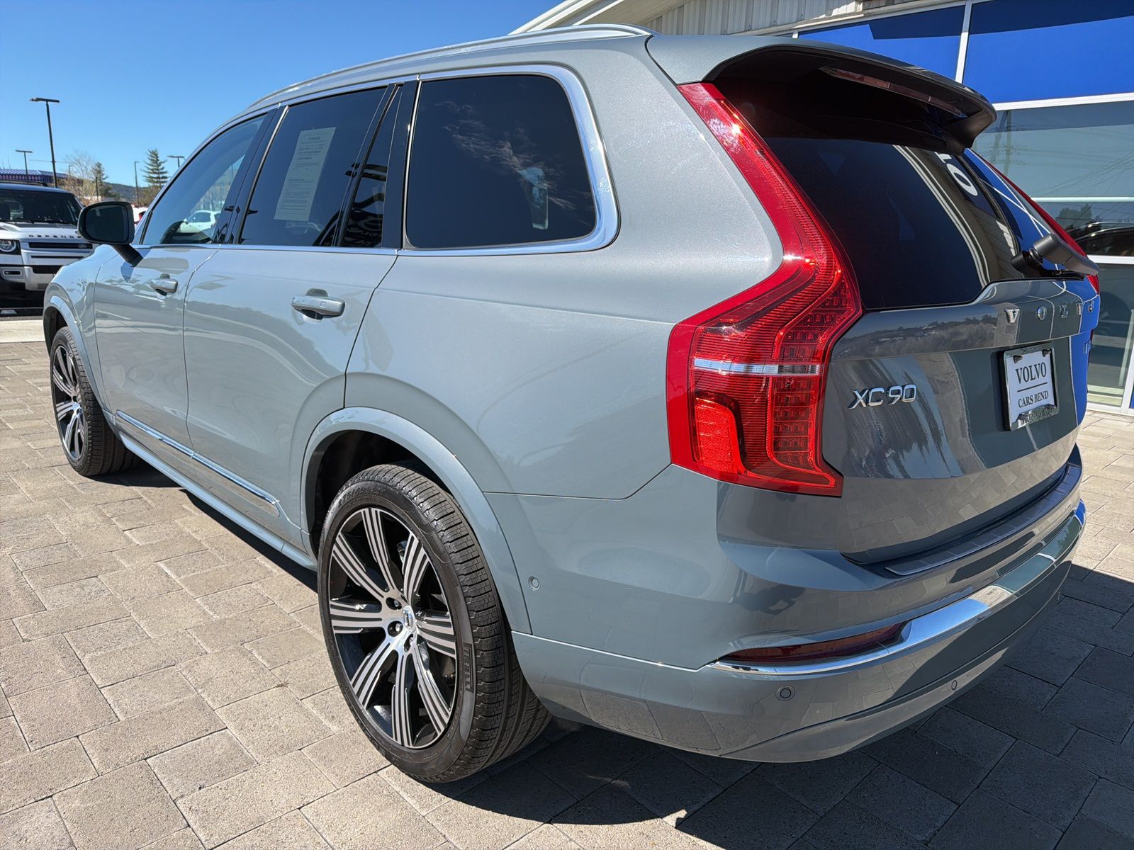 View vehicle photo 4