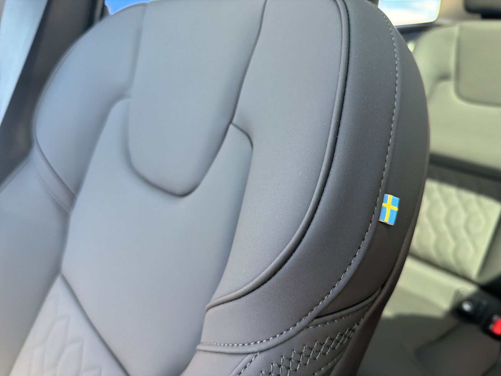 2026 Volvo XC60 Plus - Photo 28