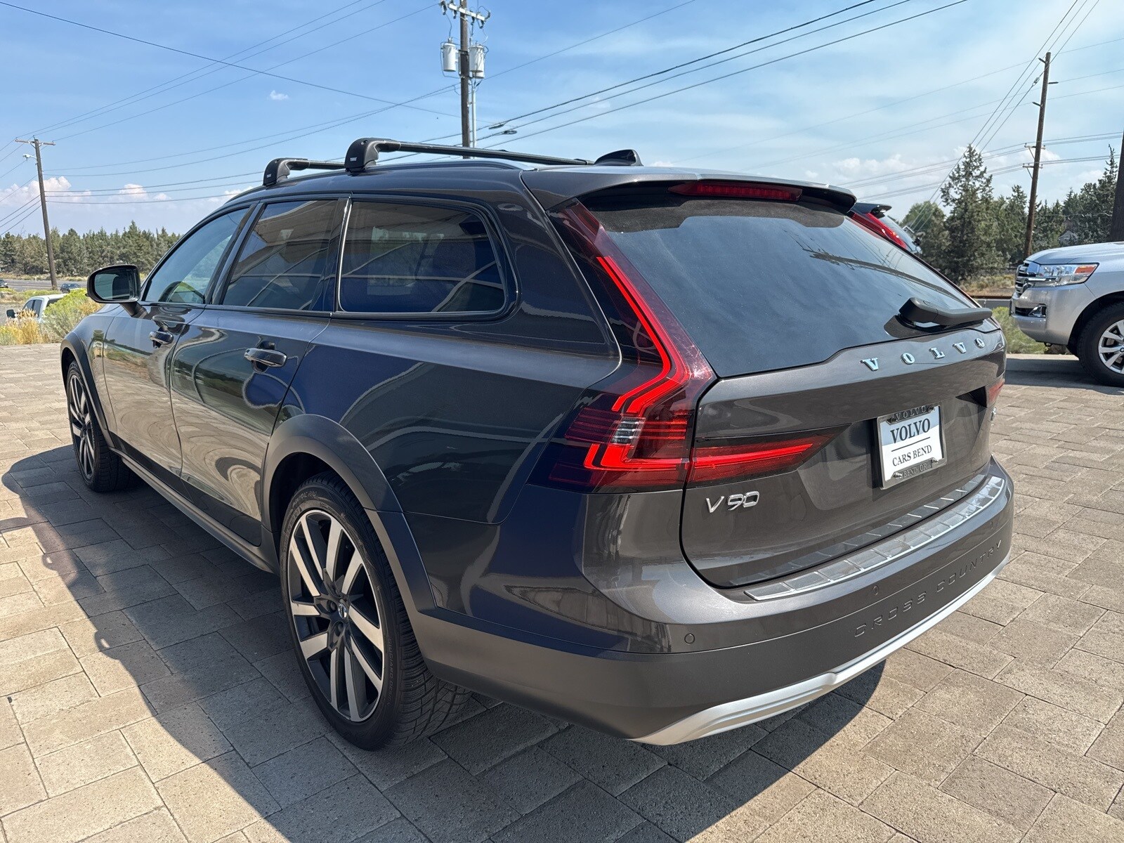 2021 Volvo V90 Cross Country T6 AWD photo 3