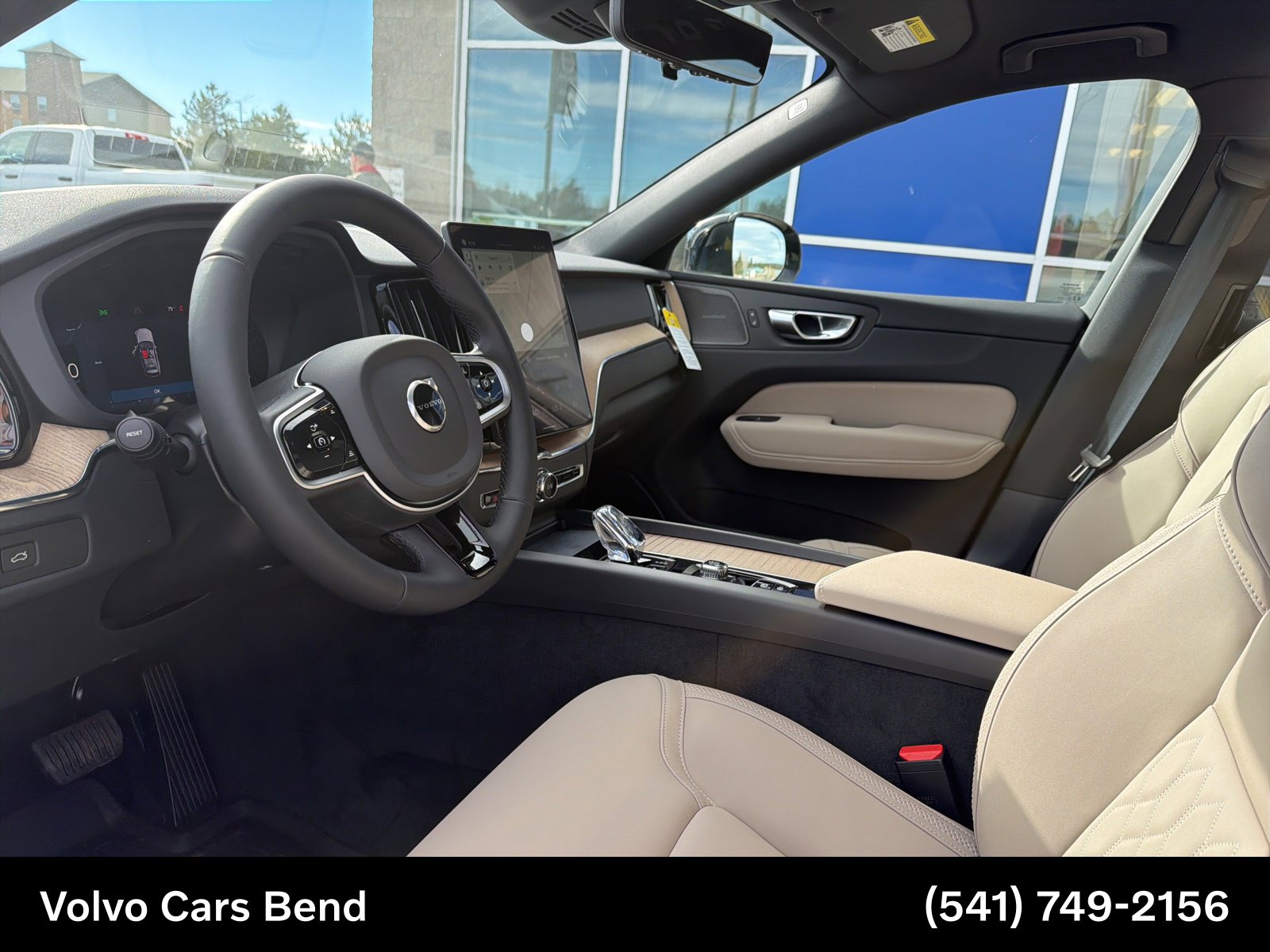 2026 Volvo XC60 Plus - Photo 11
