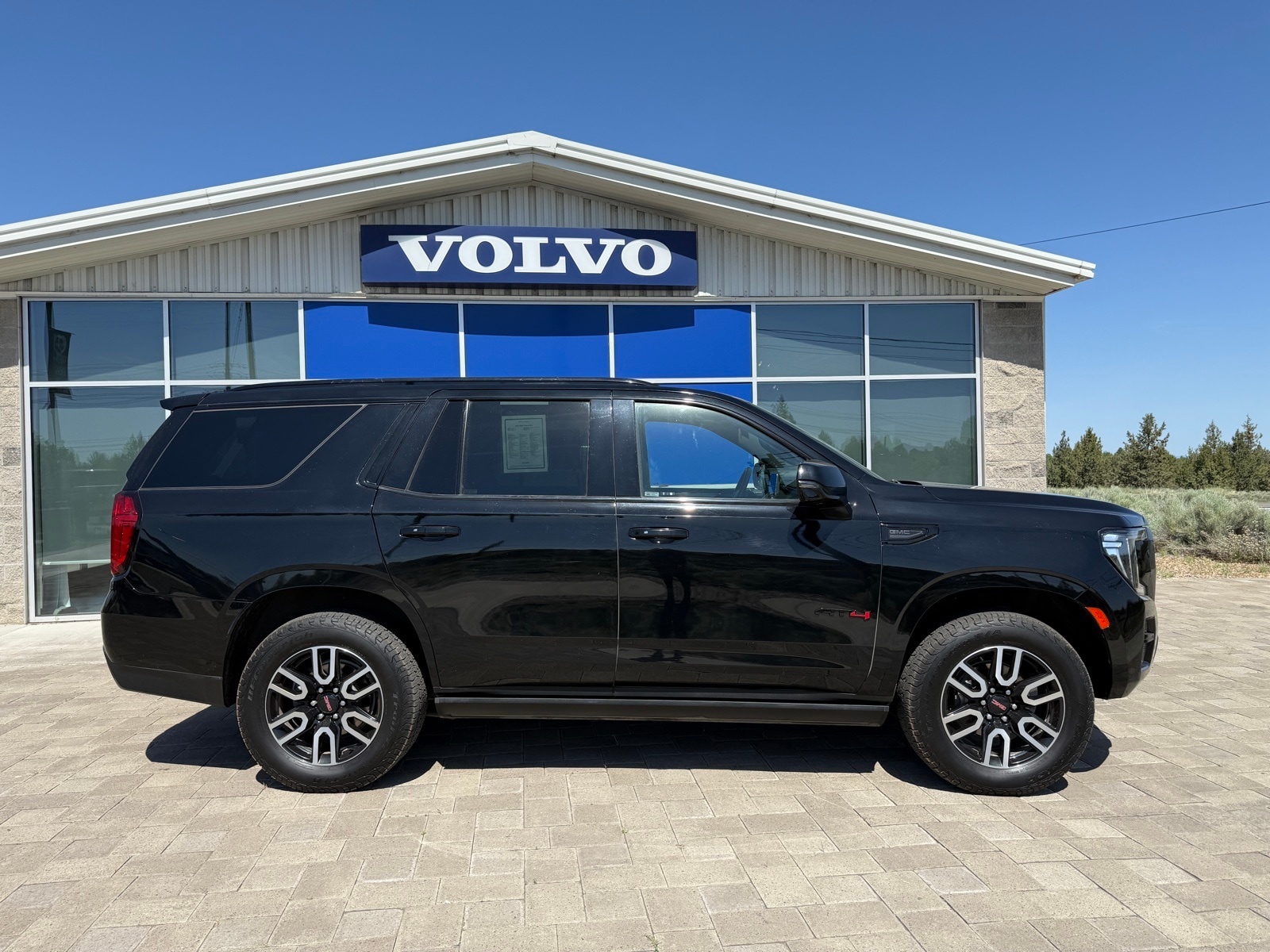 Used 2021 GMC Yukon AT4 with VIN 1GKS2CKD1MR287651 for sale in Bend, OR