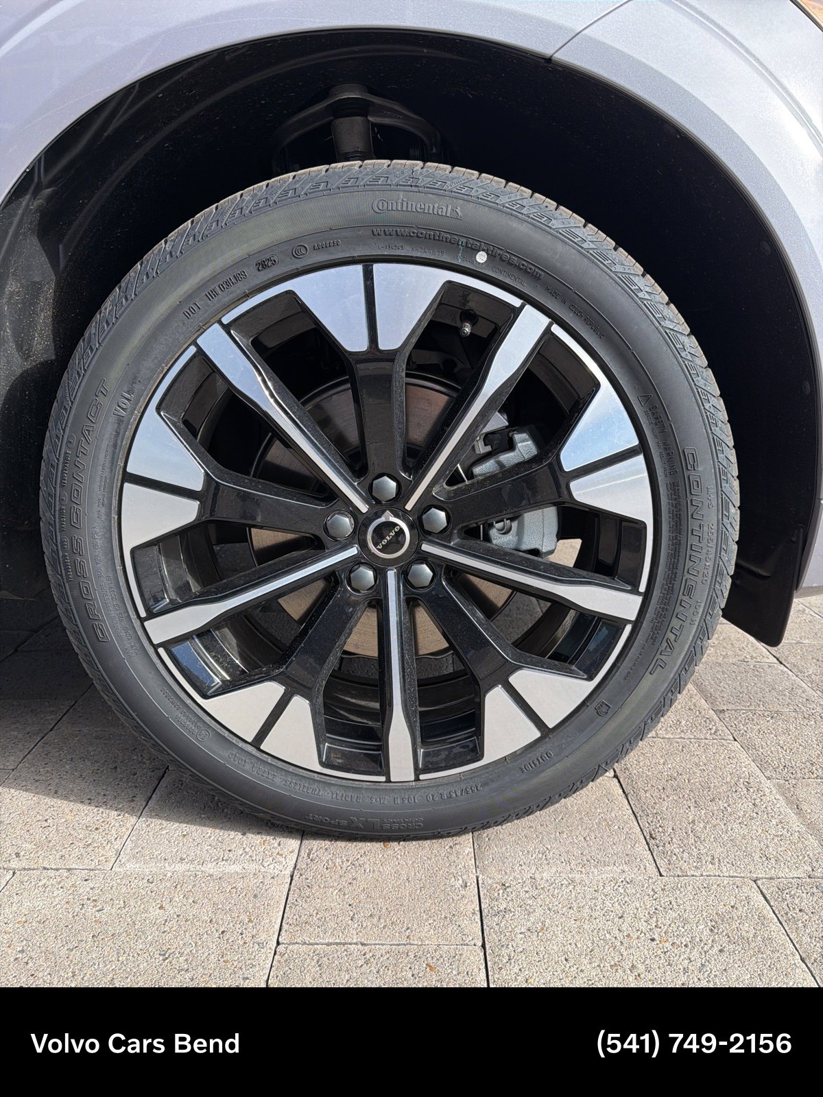 2026 Volvo XC60 Plus - Photo 8