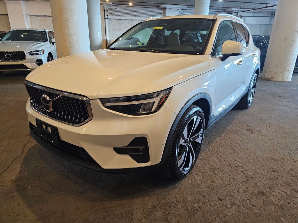 2023 Volvo XC40 Plus