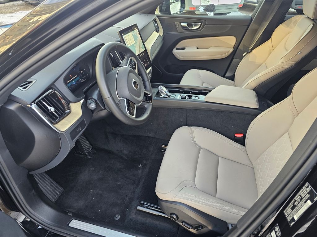 2026 Volvo XC60 Core - Photo 17