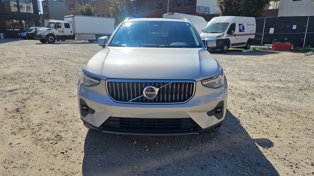 2025 Volvo XC40 Plus