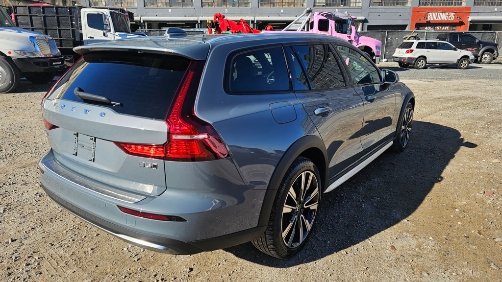 Certified 2024 Volvo V60 Cross Country Ultimate Wagon