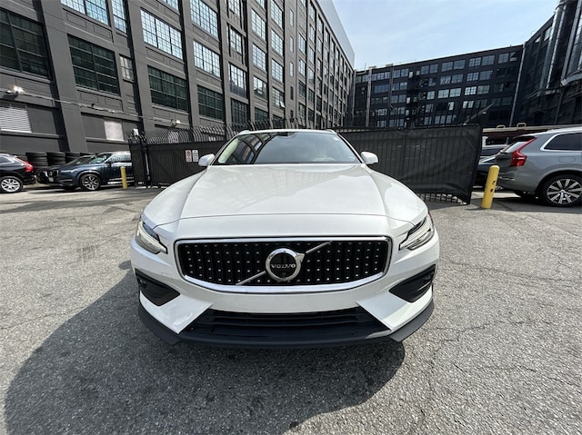 2023 Volvo V60 Cross Country B5 Plus Wagon