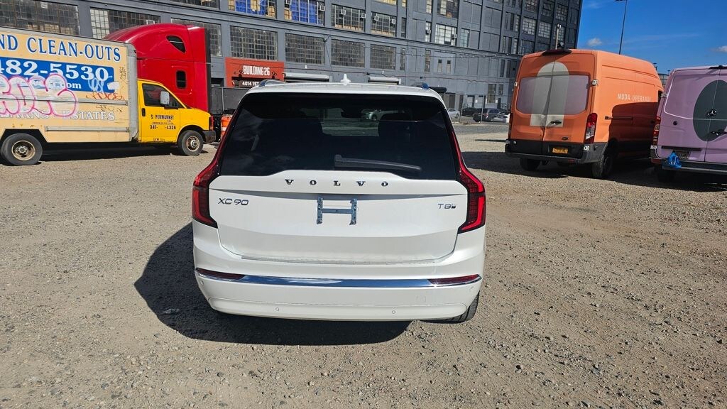 Certified 2025 Volvo XC90 Plug-In Hybrid T8 Plus SUV
