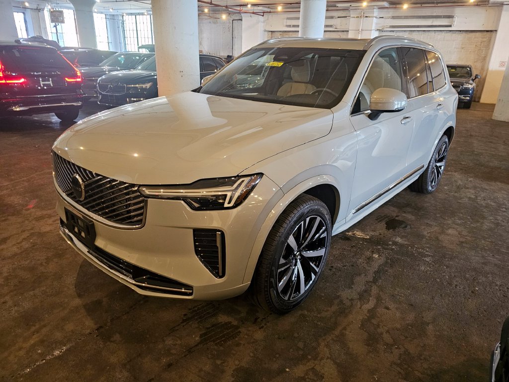 2025 Volvo XC90 Core