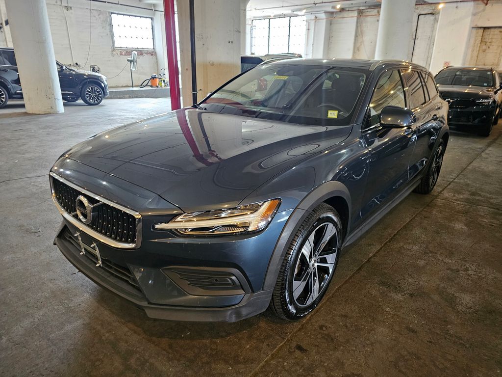 2020 Volvo V60 Cross Country