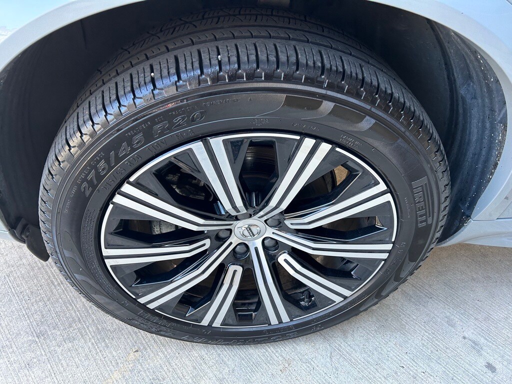 2025 Volvo XC90 B5 Core photo 4