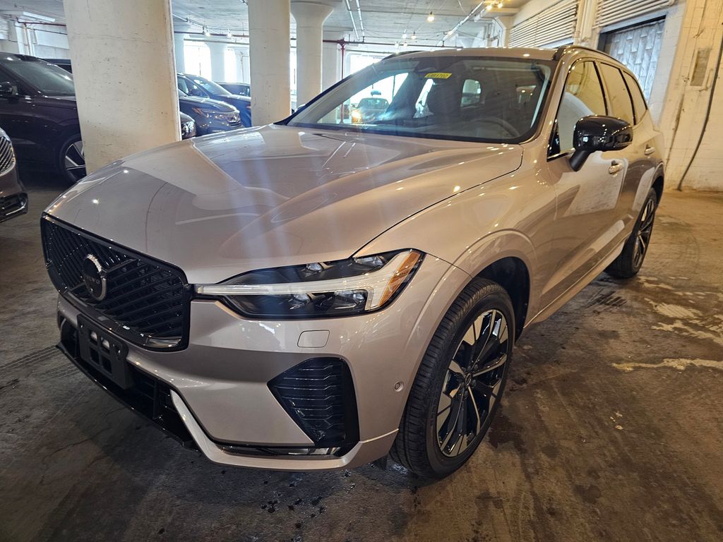 2026 Volvo XC60 B5 Plus Dark AWD's photo