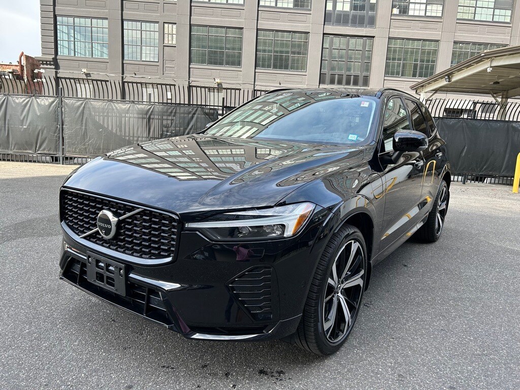 2024 Volvo XC60 Recharge Hybrid Ultimate photo 3