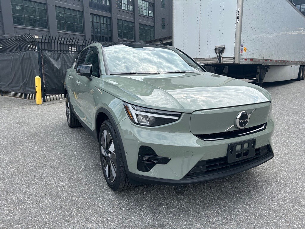 2024 Volvo C40 Recharge Plus photo 2