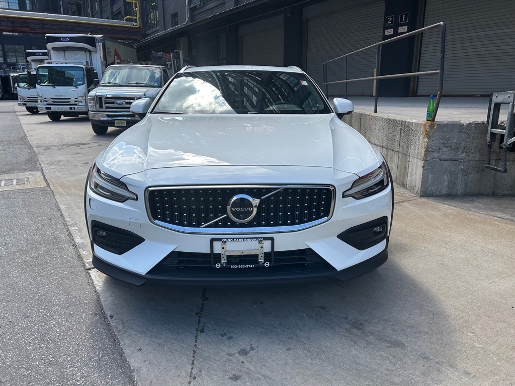2024 Volvo V60 Cross Country