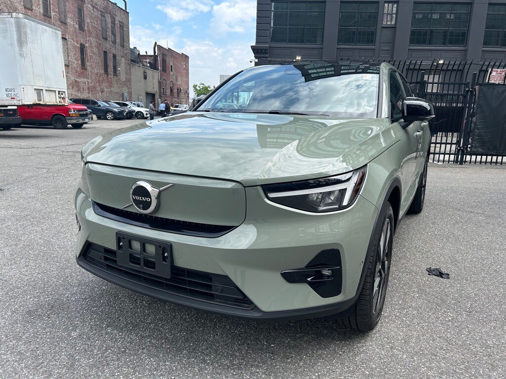 2024 Volvo C40 Recharge Plus photo 3