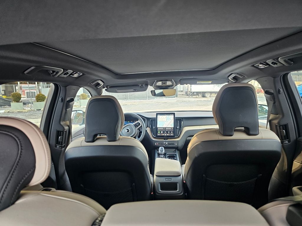 2026 Volvo XC60 Core - Photo 8