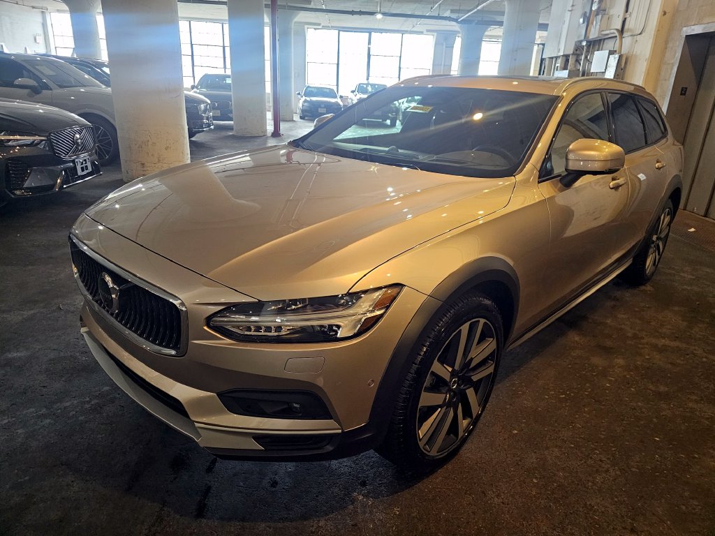 2026 Volvo V90 Cross Country
