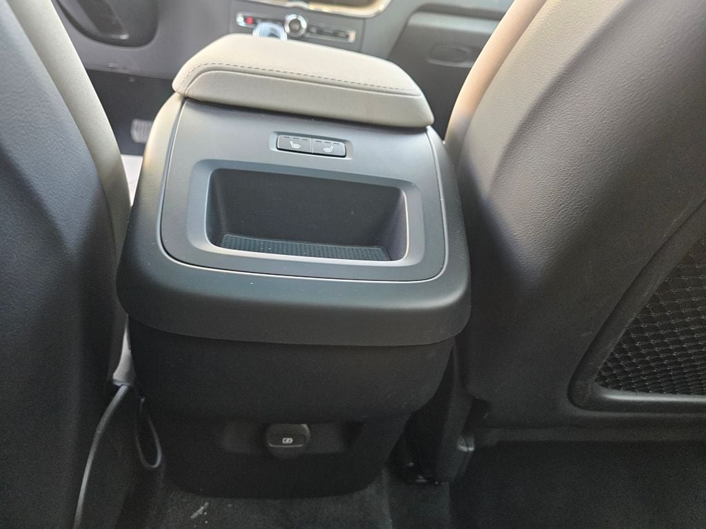 2026 Volvo XC60 Core - Photo 15