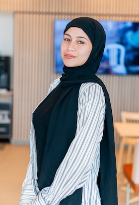 Staff member Fairoz Abdelhakim from b31277bbc9ed