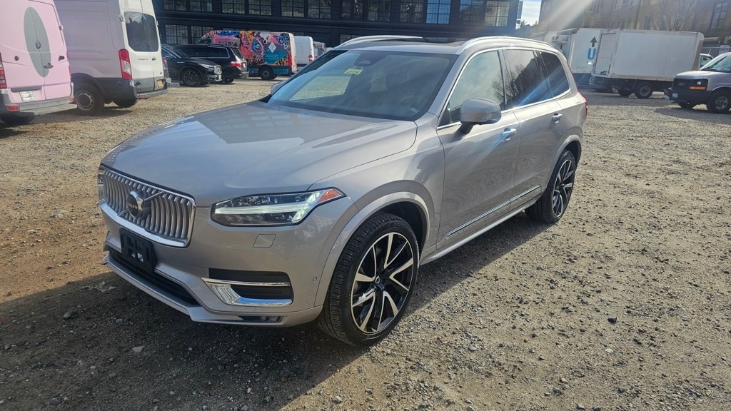 2024 Volvo XC90 Plus's photo